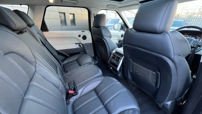 Land Rover Range Rover Sport 3.0 SDV6 [306] HSE Dynamic 5dr Auto Diesel Estate